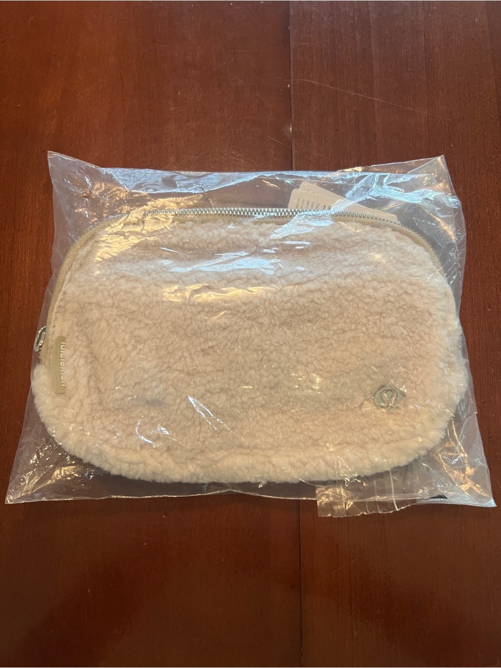 Lululemon Everywhere Belt Bag Plush Fleece NWT never opened Cream